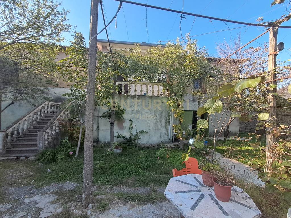 Private 2-storey house For Sale in Tepe, Eastern Ring, Shkodër | 1140 m²