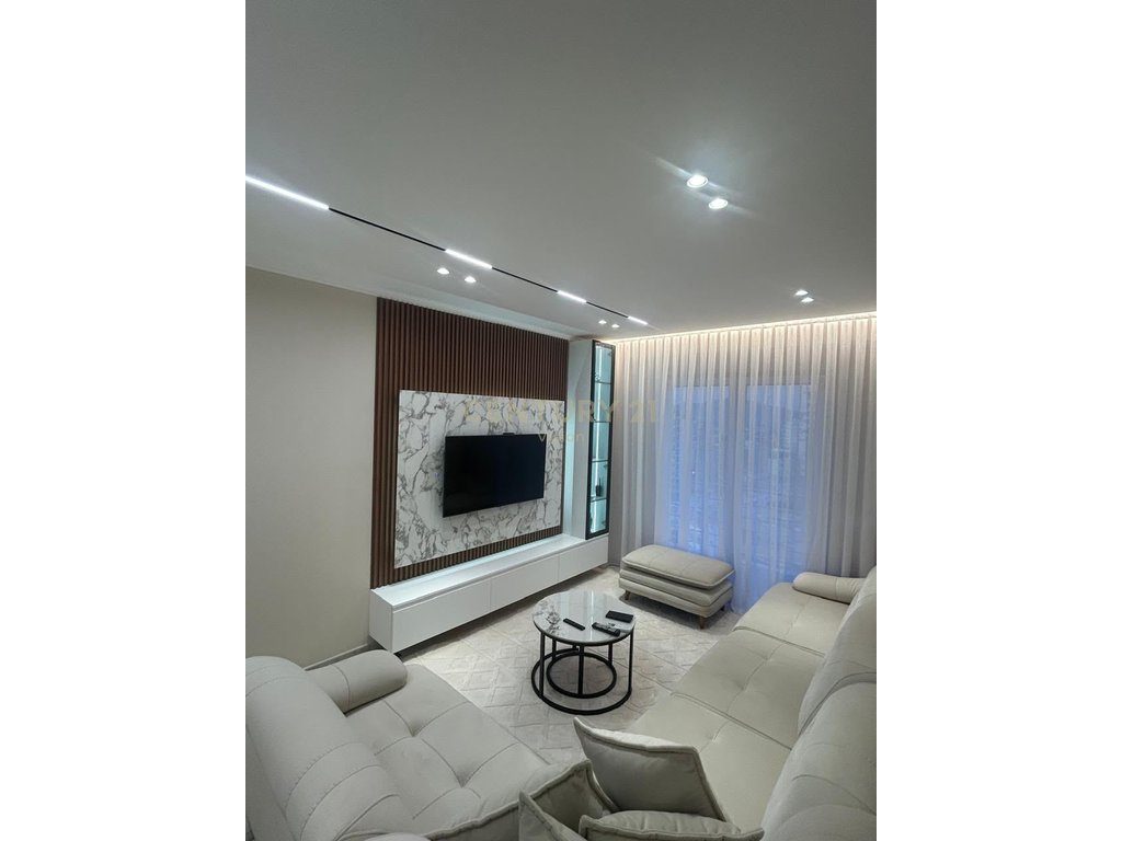 For sale 3+1+2 New building 6th floor
Area 135 m2 net
Modernly furnished in the center of Lezha
Price 165 million lek 2
