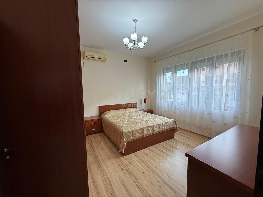 Private house for sale + Studio + Land, near Floga Hotel, Shkodër 4