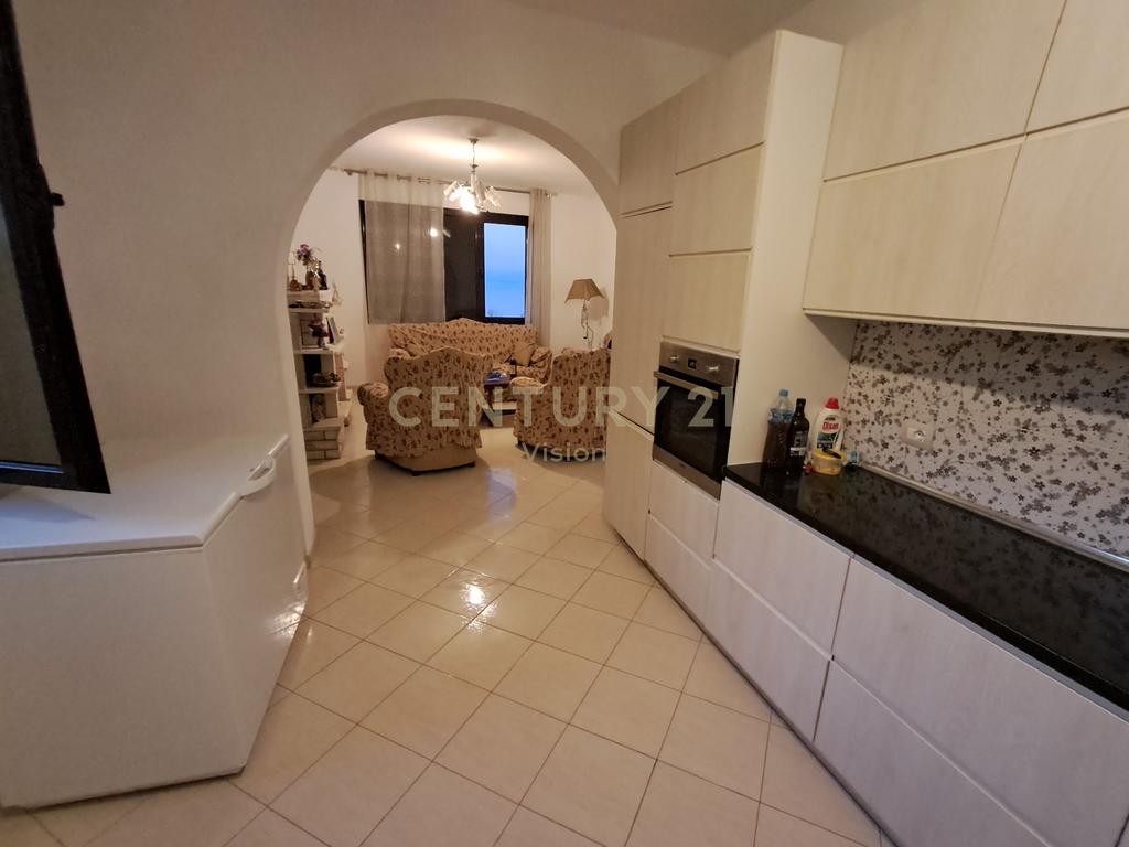 4-Storey Villa + land for rent in the center of Shiroka - 1000 m²