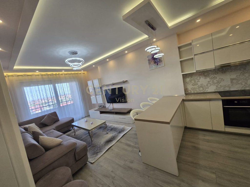 Apartment 2+1 with 2 bathrooms for sale
Net area 100 m2
6th floor with elevator
Address near the police roundabout, Curri Complex
Price 150,000 euros