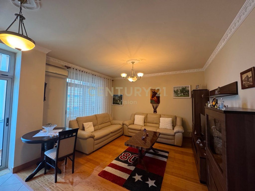 Comfortable apartment for sale in the Rus neighborhood.