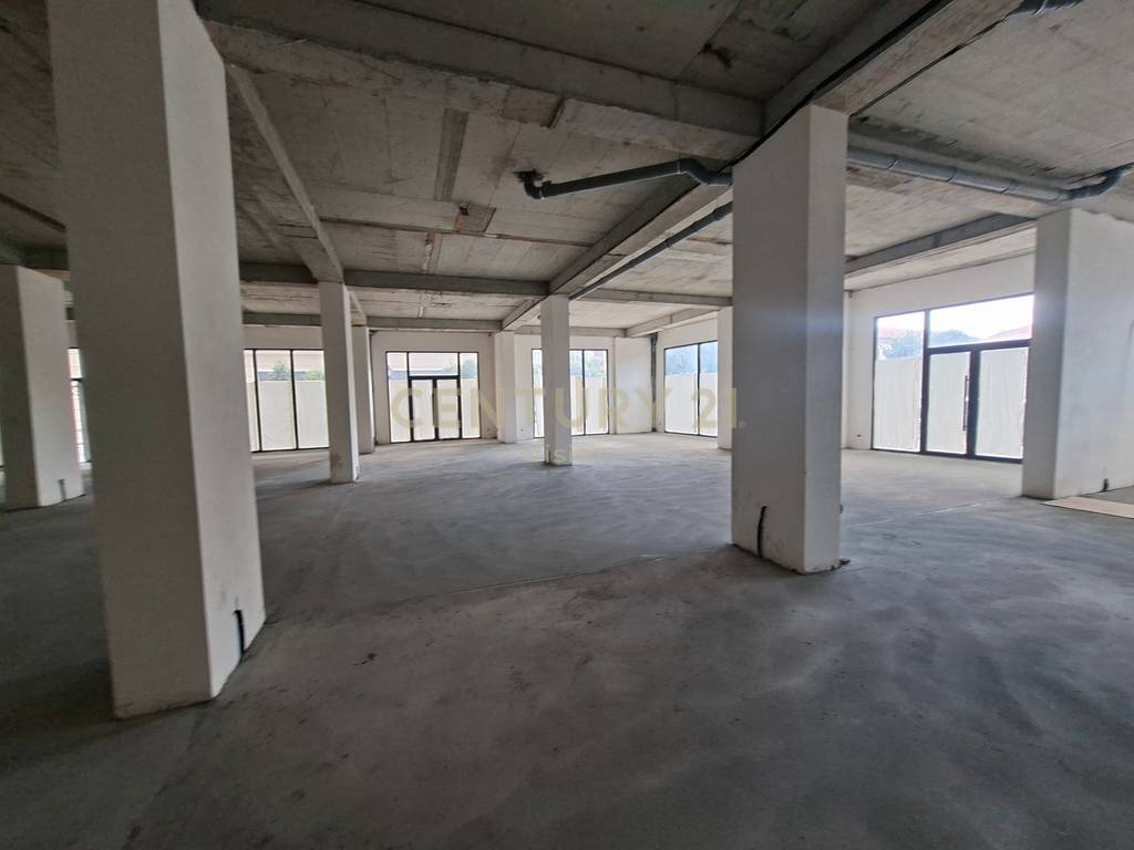 BUSINESS PREMISES FOR RENT IN THE CENTER AREA OF SHKODER 4