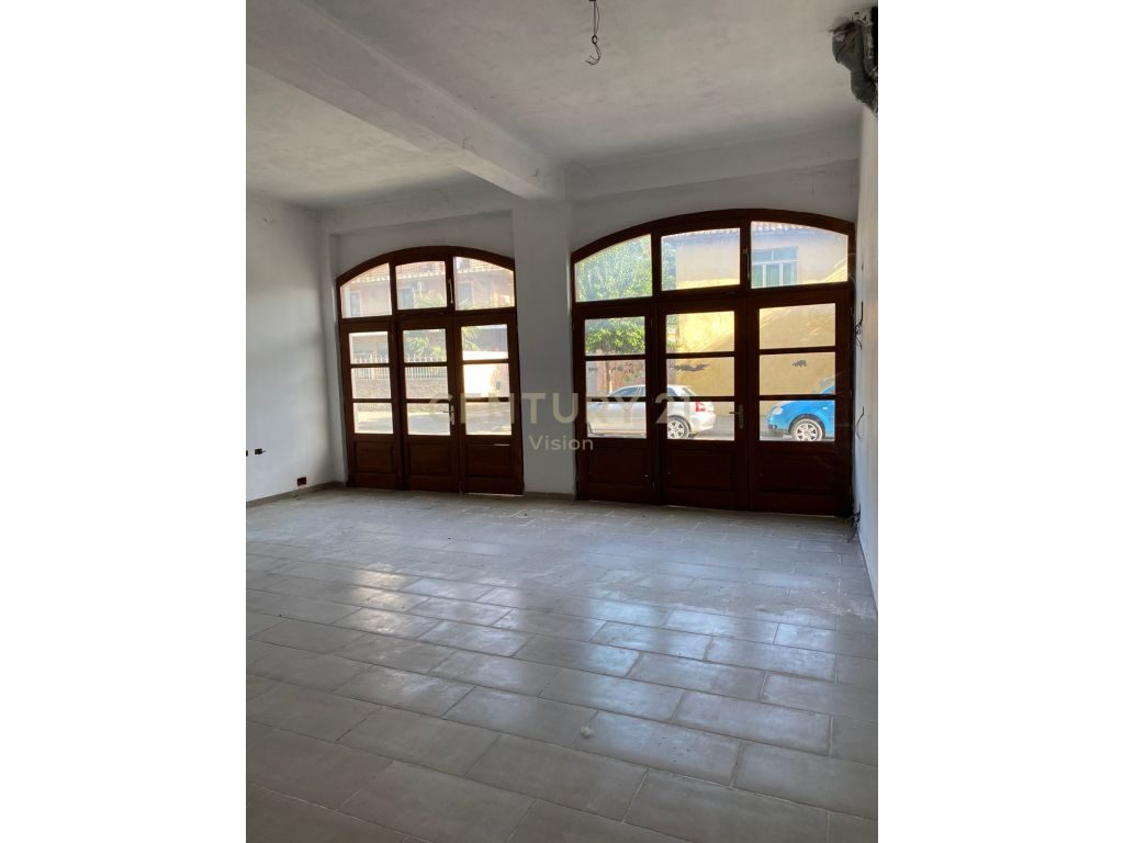 COMMERCIAL ENVIRONMENT FOR RENT!!! 4