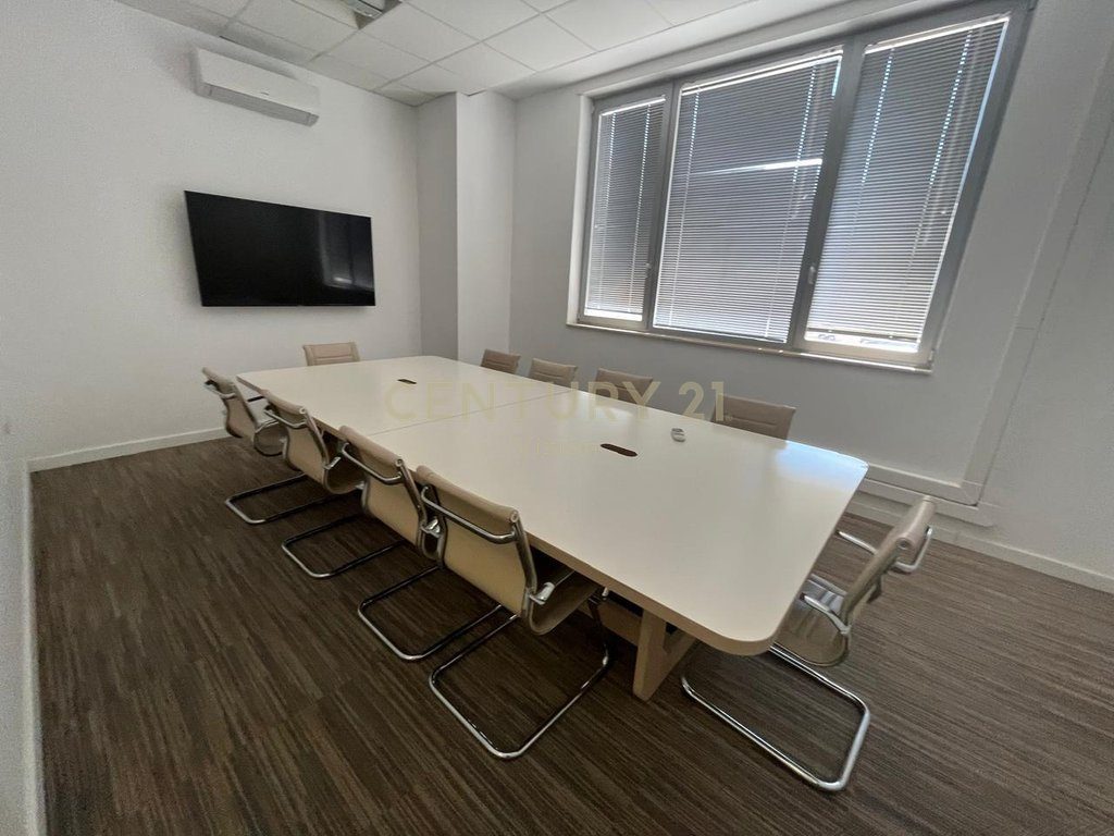 Premises for Call Center for Rent in Bexhisteni, Shkodër - €12,000 | 1600 m²