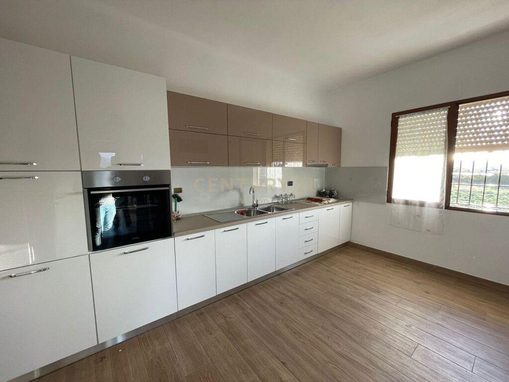 Villa for sale + 2000 m2 of land in Malesi te Madhe!! 3