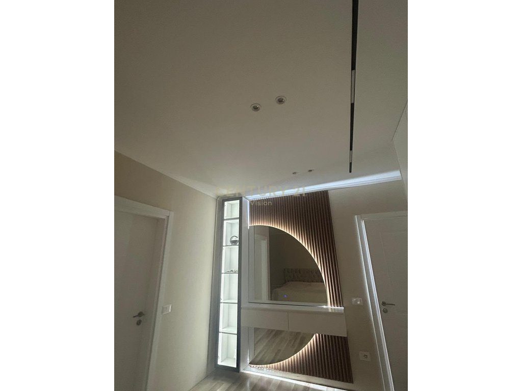 For sale 3+1+2 New building 6th floor
Area 135 m2 net
Modernly furnished in the center of Lezha
Price 165 million lek 4