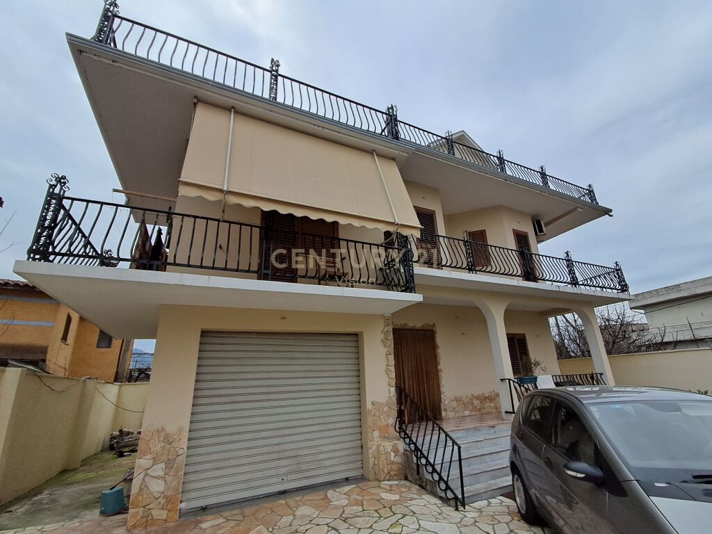 3-storey villa + land for sale in Tophanë, Shkodër - 363 m²