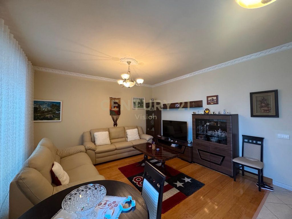 Comfortable apartment for sale in the Rus neighborhood. 3