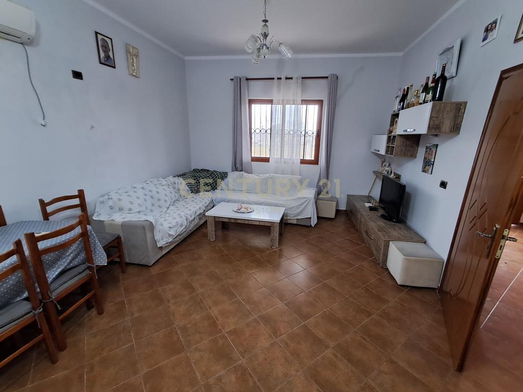 Private house + 2300 m2 land for sale, Bardhaj, Shkoder 4