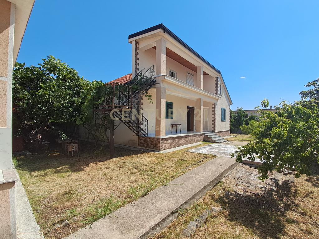 Exclusive Private House + land + two shops for sale in Kiras, Shkoder | 609.2 m² 2