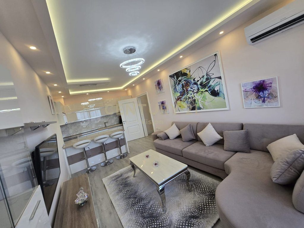 Apartment 2+1 with 2 bathrooms for sale
Net area 100 m2
6th floor with elevator
Address near the police roundabout, Curri Complex
Price 150,000 euros 3