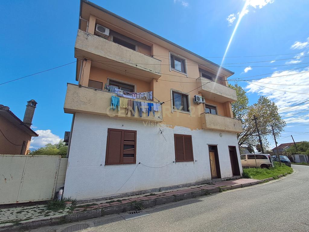 3-story building for sale near the intersection, Shkodër | 140 m² 1