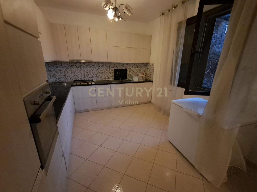 4-Storey Villa + land for rent in the center of Shiroka - 1000 m² 3