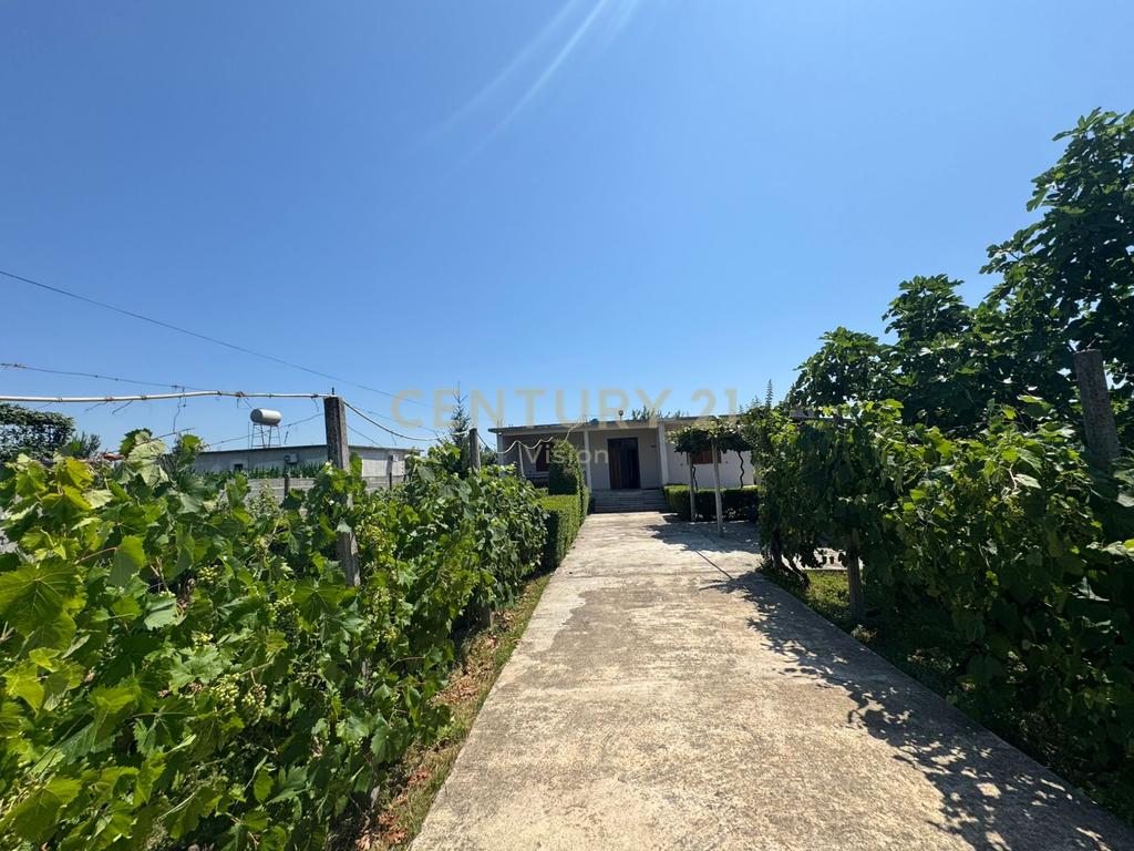 Private house + land for sale in Golem, Shkodër | 1000 m²