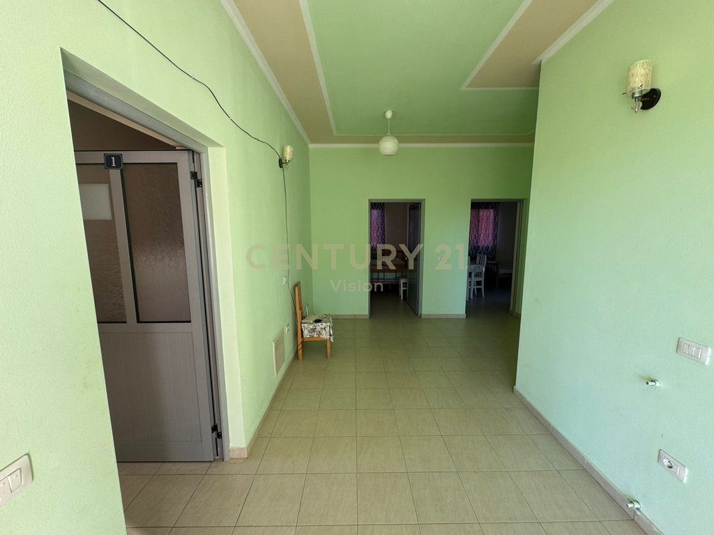 Hotel 2-story for sale in Velipoje 3