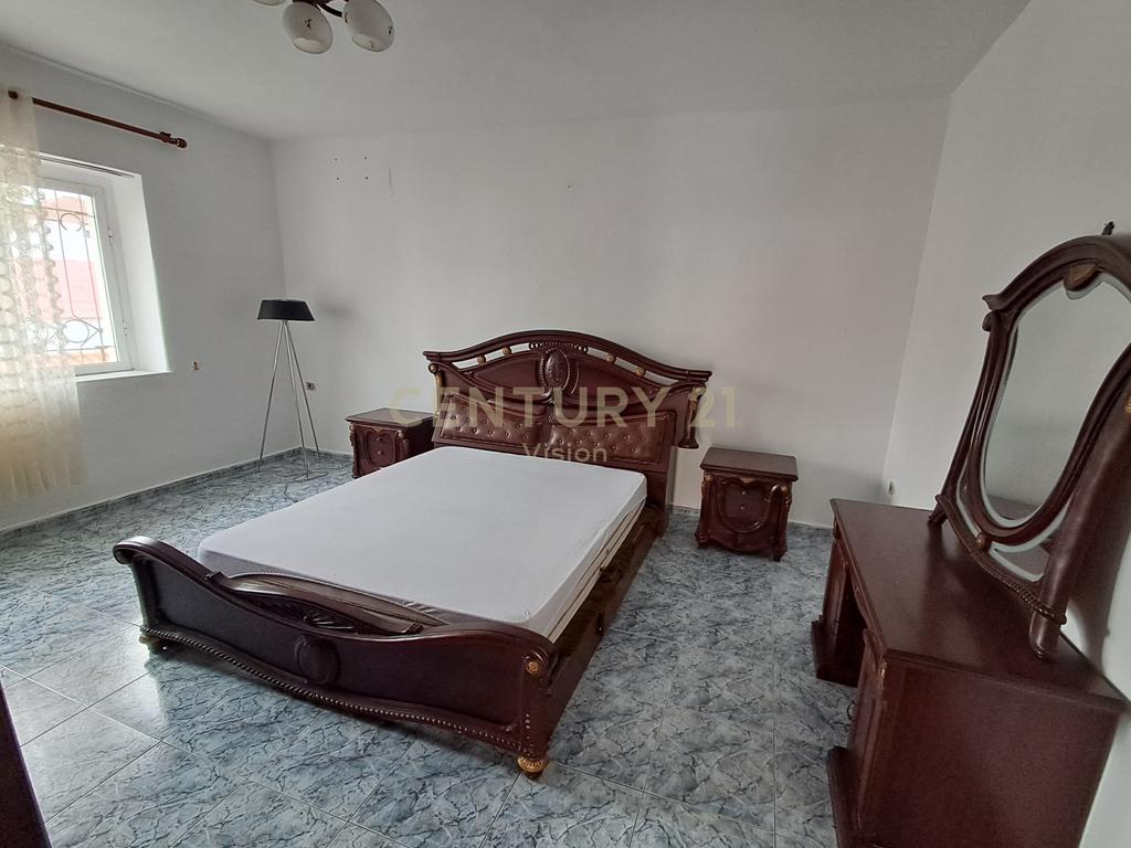 The second floor 3+1 is given, a private house for rent near Kolping, Shkodër | 120 m² 3