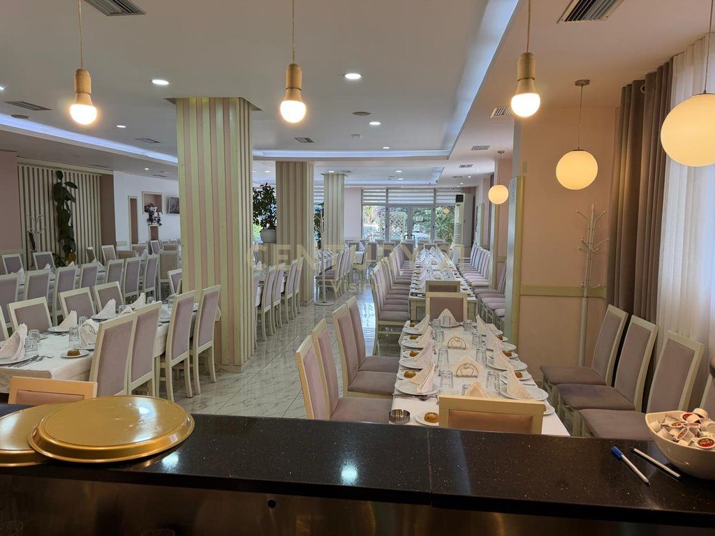 BUSINESS UNIT FOR SALE IN THE CENTER OF SHKODRA Premium location in the heart of the city. 3
