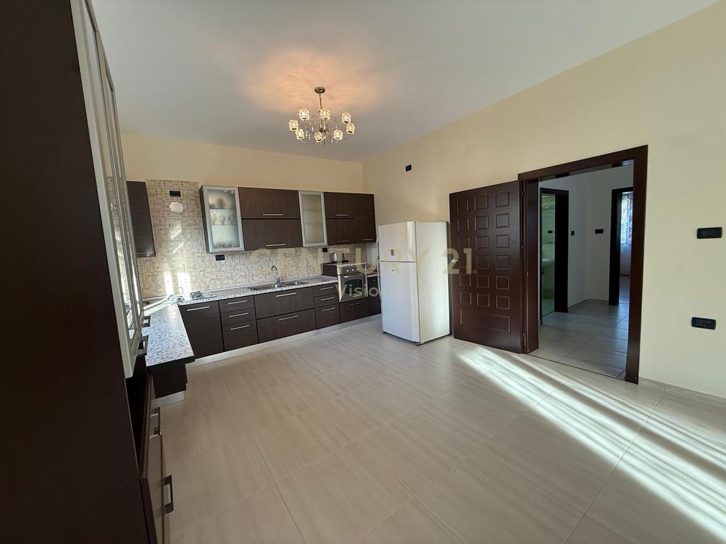 Private house for sale + Studio + Land, near Floga Hotel, Shkodër 2