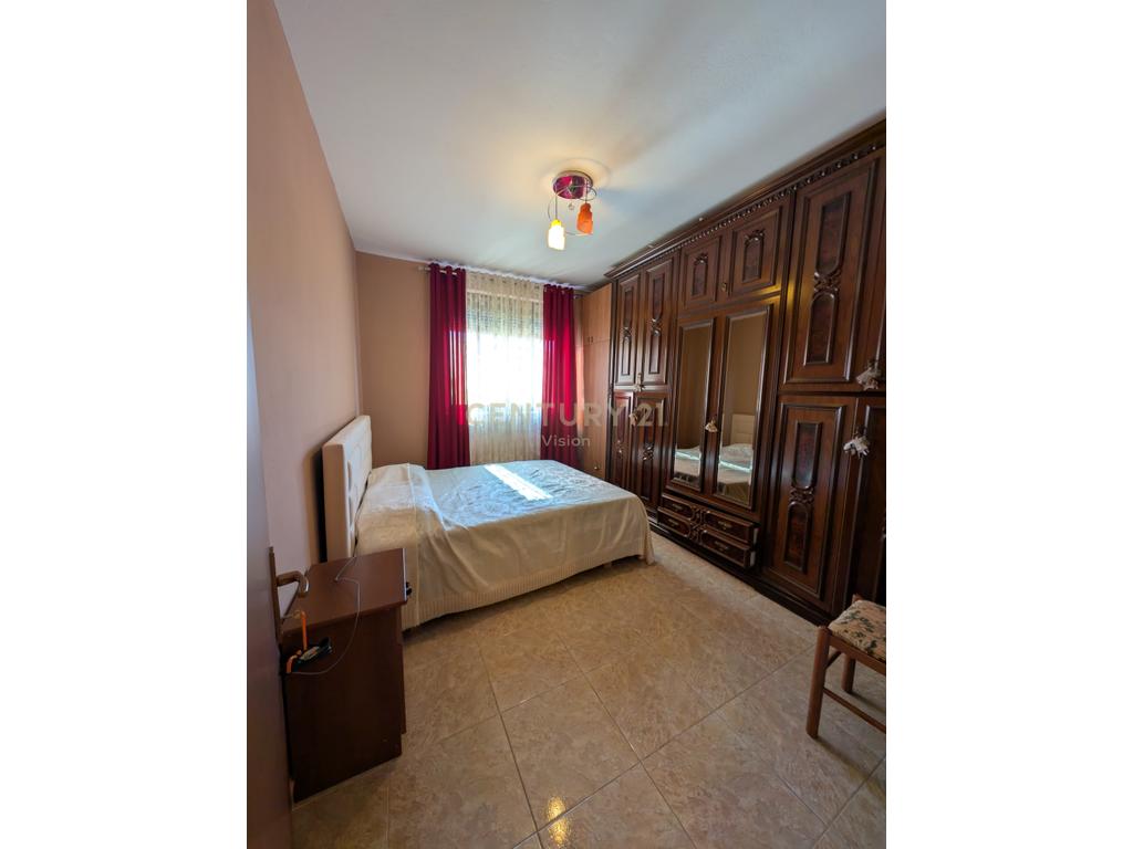 Apartment 2+2 living rooms + 2 bathrooms for sale in the center of Shkodra - 116 m² 3