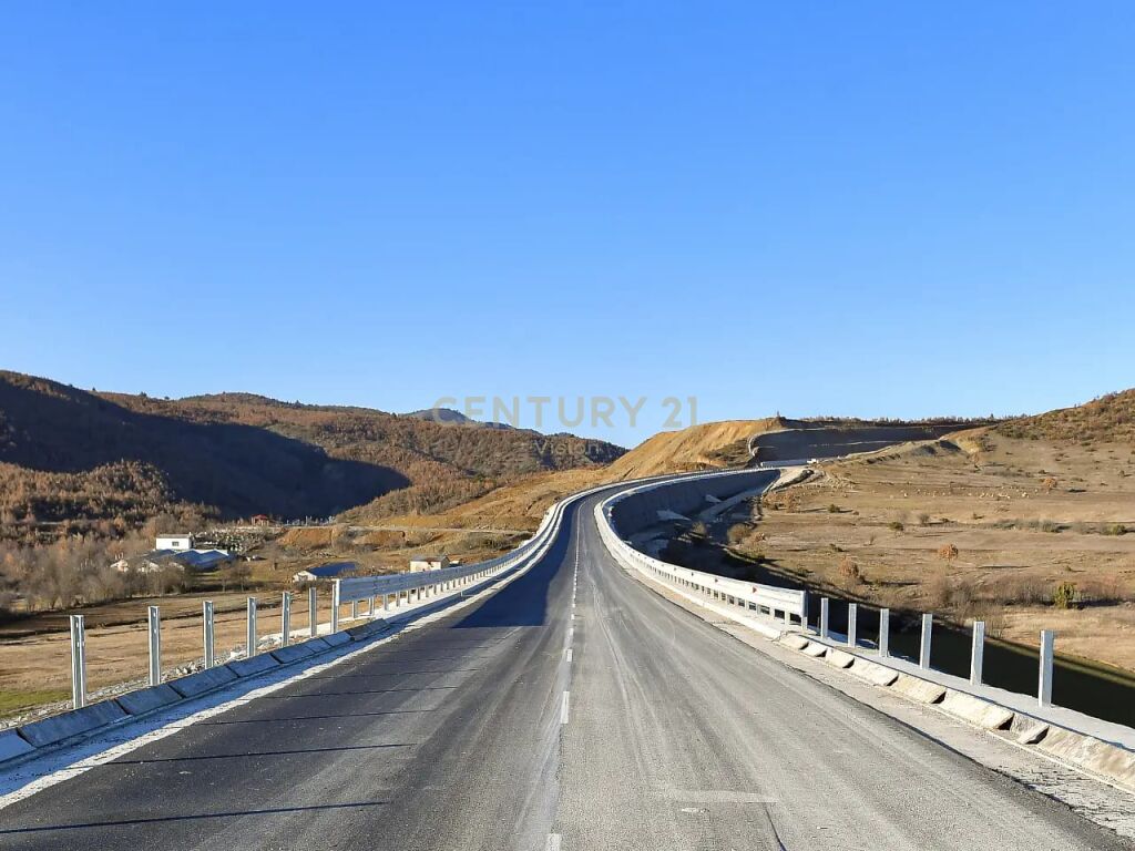 Fuel + Hotel + local bar + restaurant + car wash for sale on the Lezhë - Tirana highway | 2742 m²