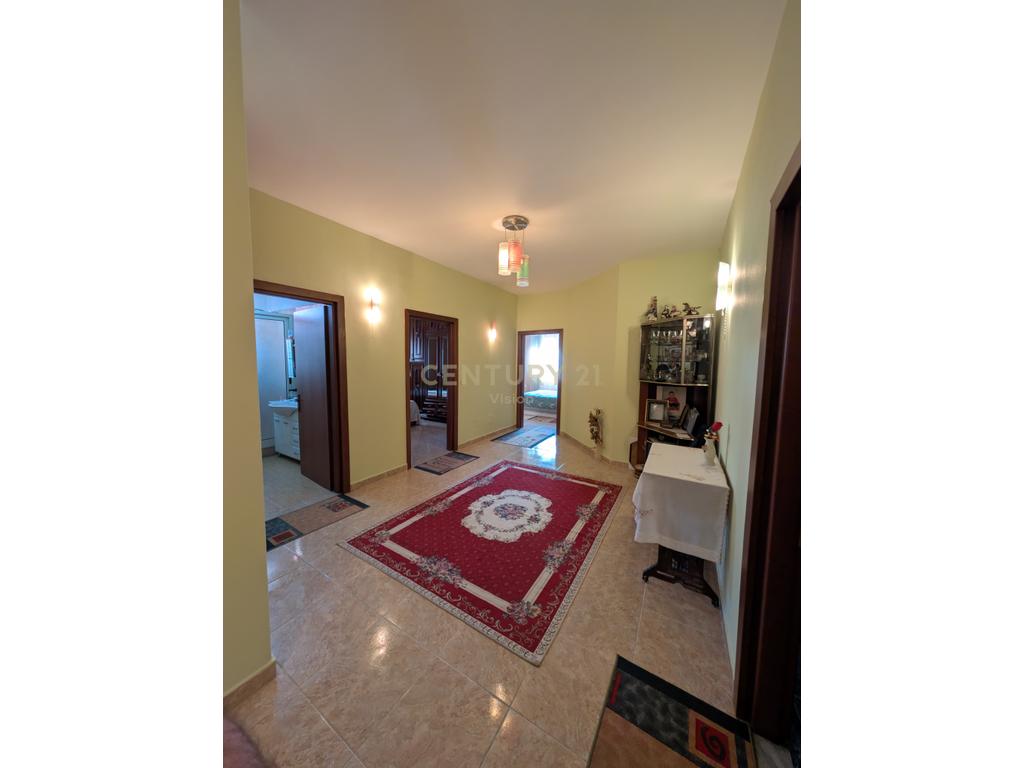 Apartment 2+2 living rooms + 2 bathrooms for sale in the center of Shkodra - 116 m² 4