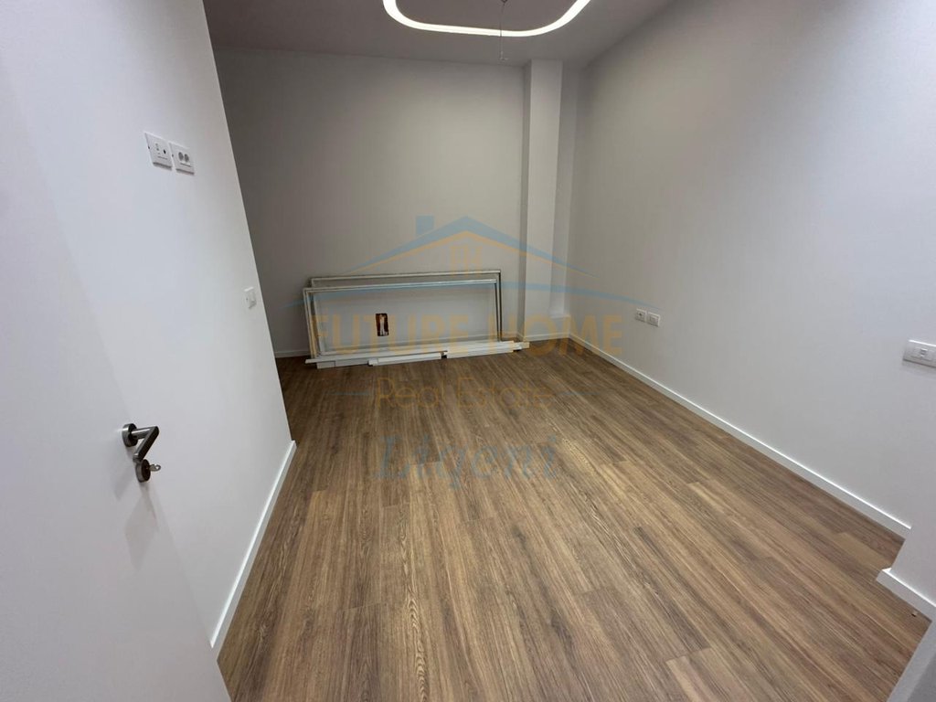 Shitet, Apartament 2+1, Rruga Eduard Mano, Liqeni i Thate, Tiranë. 3