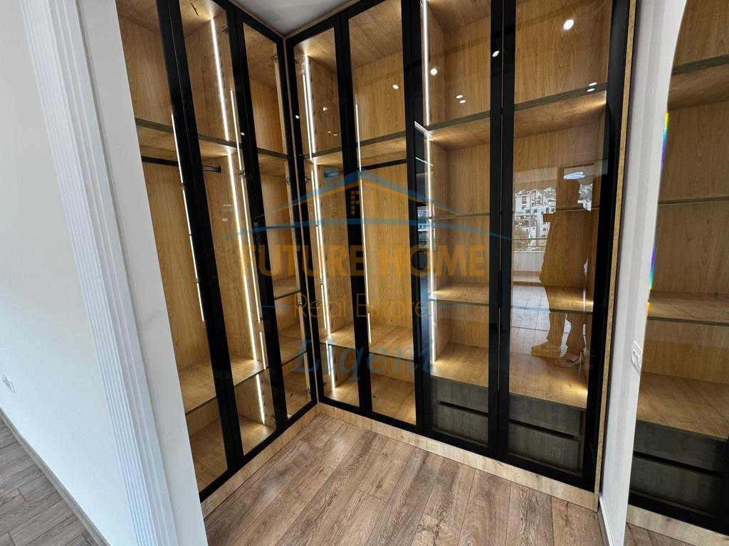 Shitet, Apartament 2+1, Liqeni i Thatë, Tiranë. 4