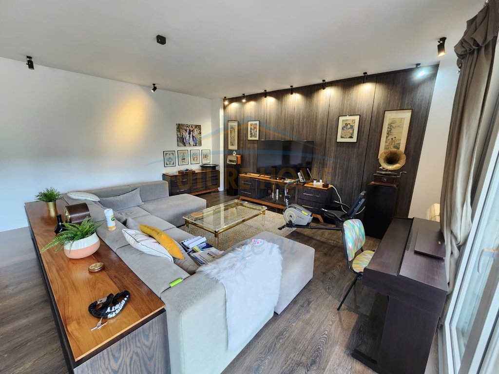 Shitet, Apartament 1+1, Liqeni i Thatë, Tiranë