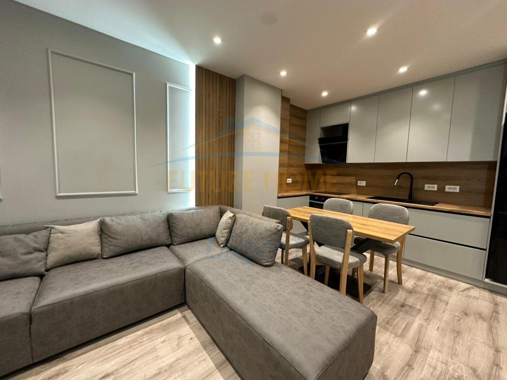 Shitet, Apartament 1+1+Post Parkimi, Shkolla e Kuqe, Tirane. 2