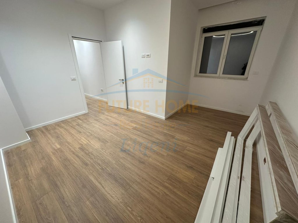 Shitet, Apartament 2+1, Rruga Eduard Mano, Liqeni i Thate, Tiranë.