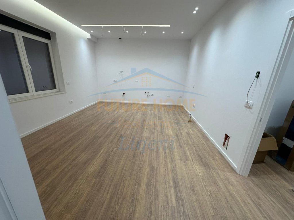 Shitet, Apartament 2+1, Rruga Eduard Mano, Liqeni i Thate, Tiranë. 2