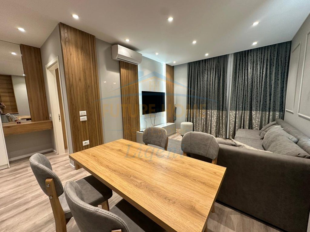 Shitet, Apartament 1+1+Post Parkimi, Shkolla e Kuqe, Tirane. 4