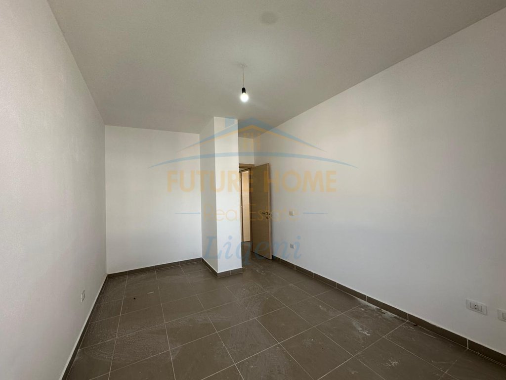 Shitet, Apartament 2+1, Kinostudio, Tiranë 3