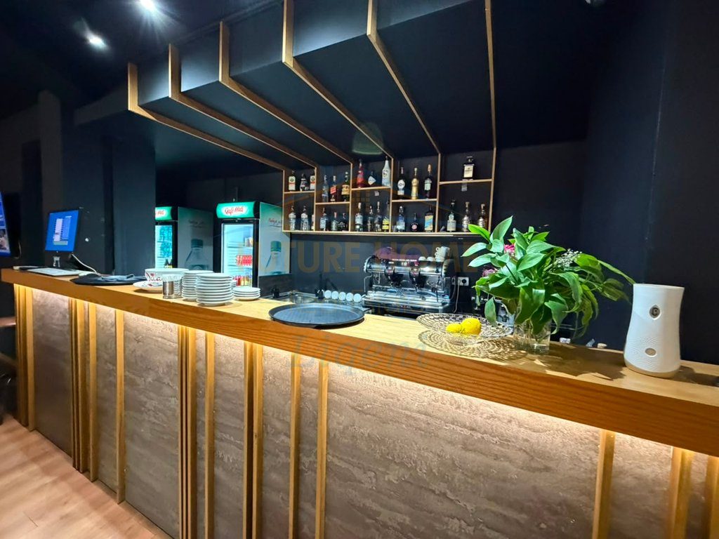 Shtet, Bar-Kafe, Fresk, Tiranë. 4