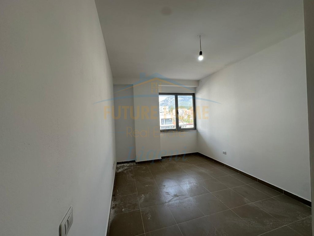 Shitet, Apartament 2+1, Kinostudio, Tiranë 4