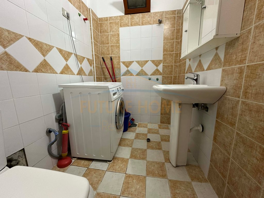 Shitet, Apartament 2+1+2, Unaza e Re. UNA68044