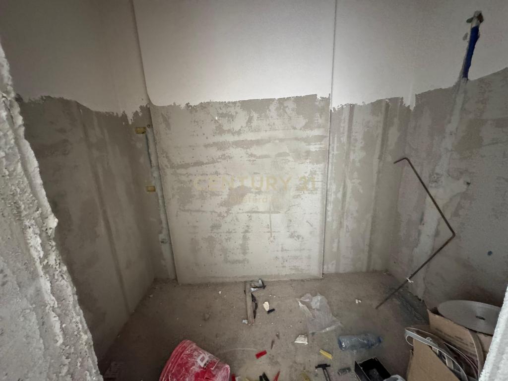 SHITET APARTAMENT 1+1 NË SHËNGJIN – ME PAMJE NGA DETI 3