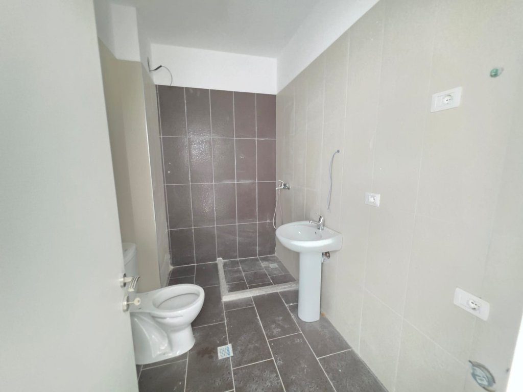SHITET APARTAMENT 1+1, SHENGJIN 2