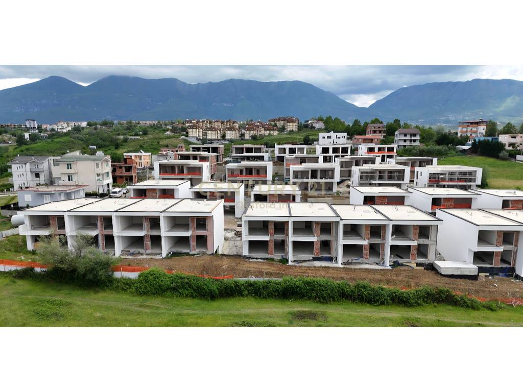 SHITET VILE EKSKLUZIVE TE KOMPLEKSI "SIAR" , LIQENI FARKES, TIRANE 4