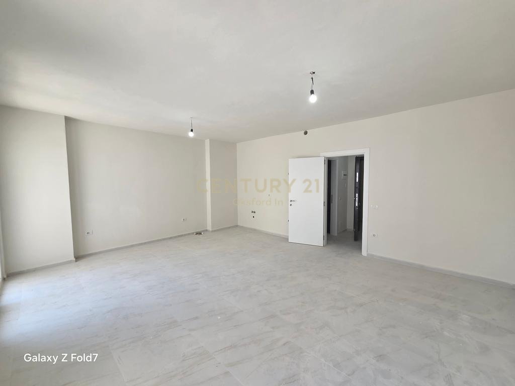 APARTAMENT PER SHITJE 2+1 TE RANA HEDHUN , SHENGJIN 2