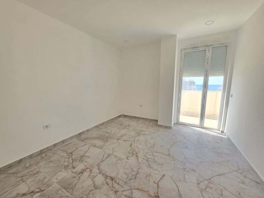 SHITET APARTAMENT PENTHOUSE 3+1+3 SHENGJIN