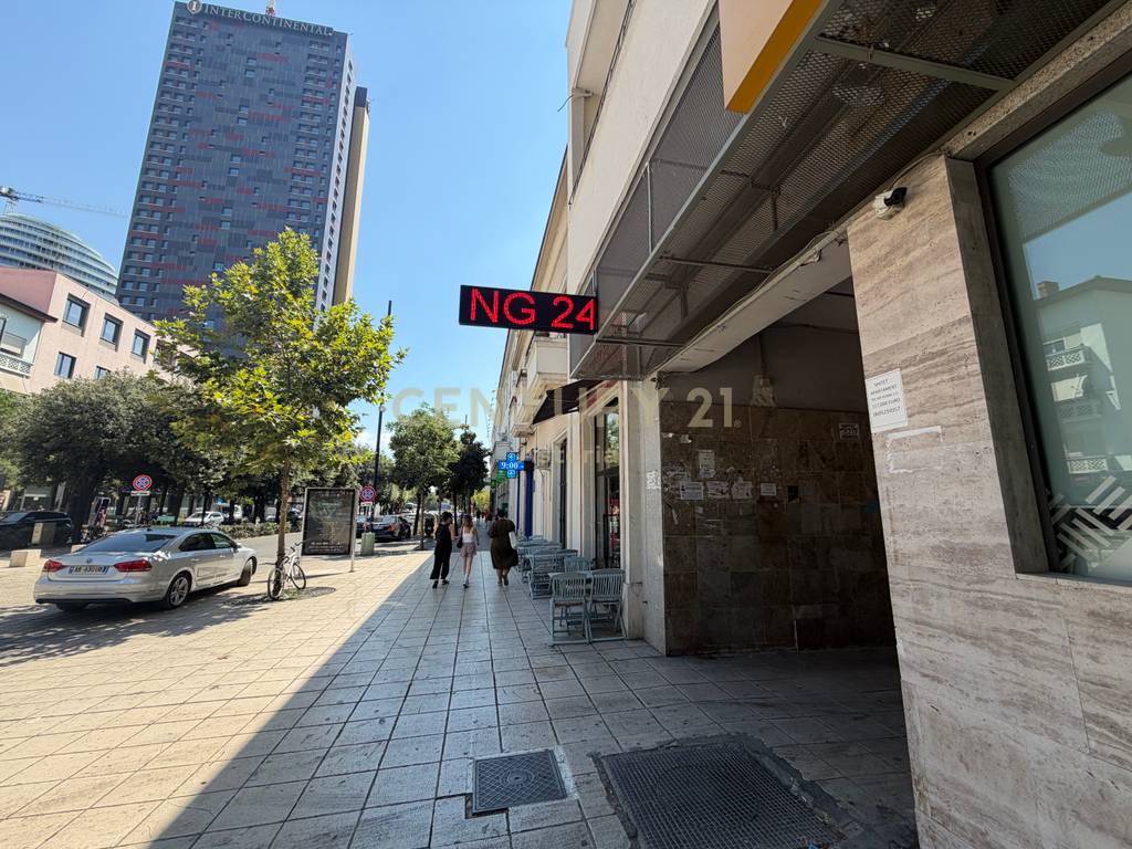 Object for rent in the center of Tirana - Zogu I Boulevard
