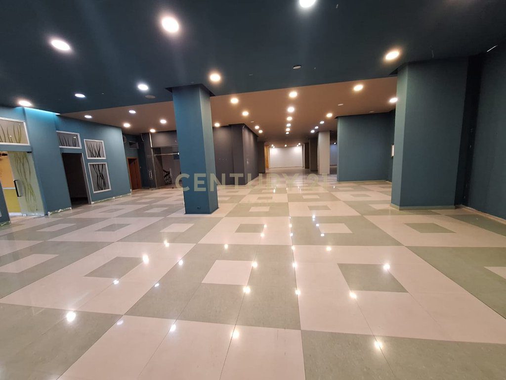 COMMERCIAL SPACE FOR RENT NEXT TO THE HIGHWAY ON THE TIRANA-DURRES MOTORWAY 1