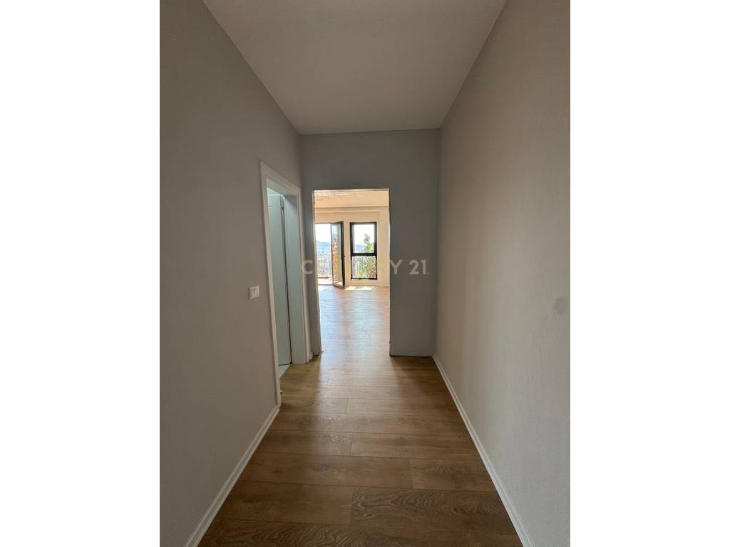 PREMIUM OFFICE FOR RENT IN TIRANA GARDEN BUILDING 2