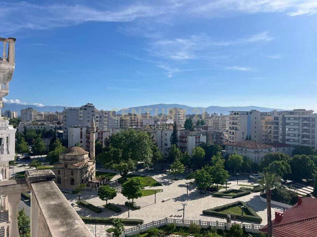 BUSINESS UNIT FOR SALE, SUITABLE FOR BOTH COMMERCIAL AND RESIDENTIAL USE, IN THE CENTER, VLORE. 1