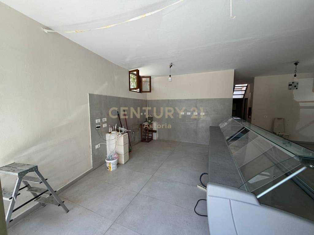Object for rent in the center of Tirana - Zogu I Boulevard 3