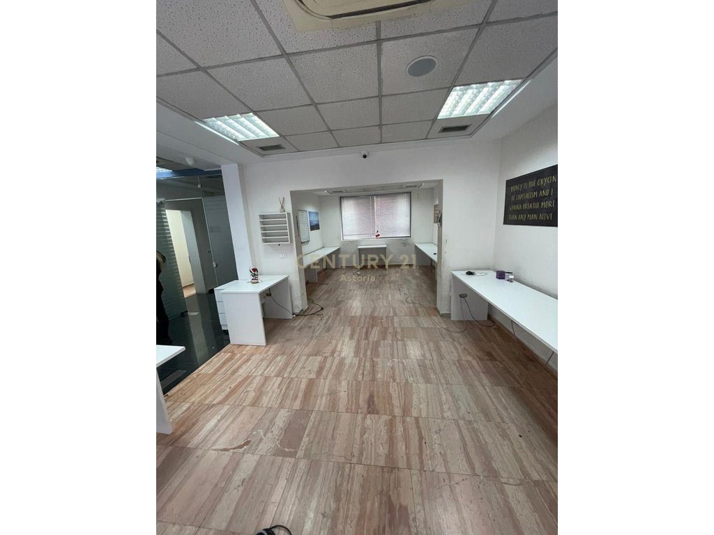 Super Rental on Durres Street - Ideal for your business! 4