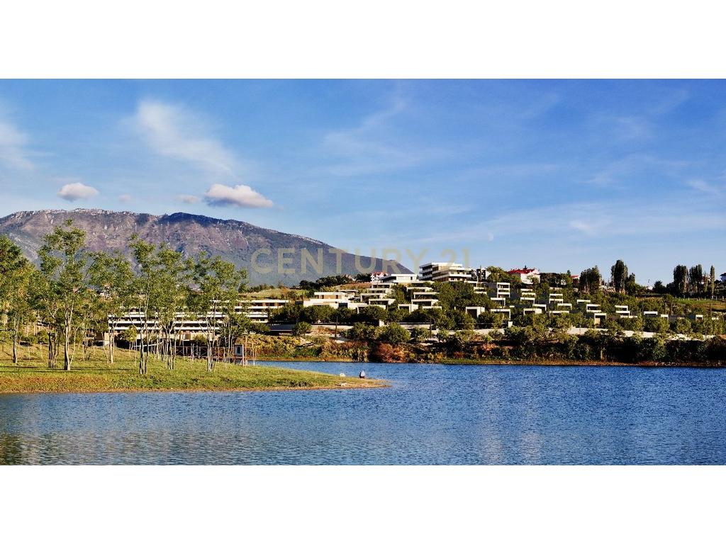 Apartment 3+1 with a 133 m² veranda and lake view, in the Farka Lake Front residence 4