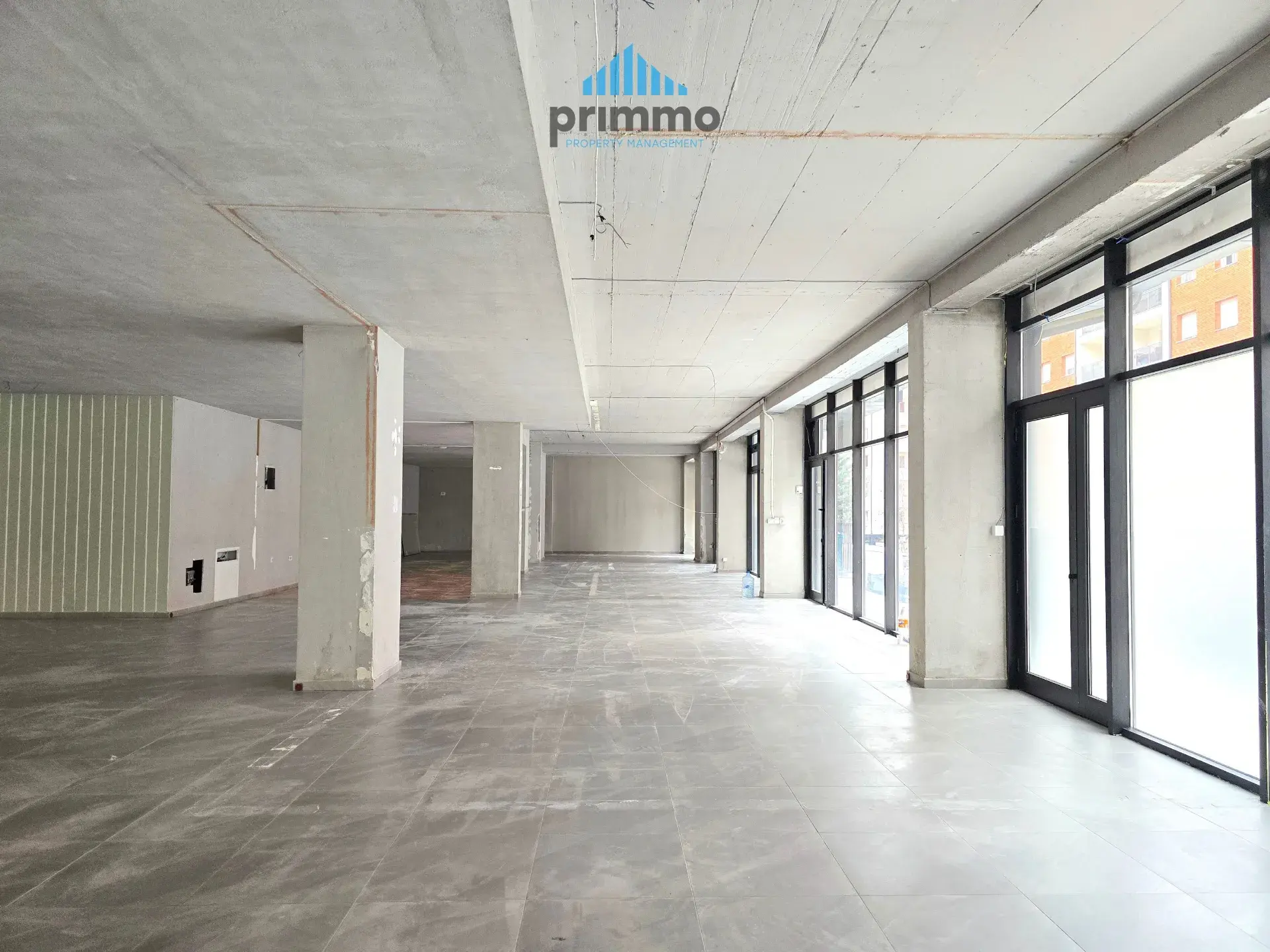 Lokal / Zyrë • 400m2 3